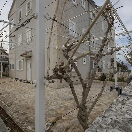 Dijana Appartement Supetar