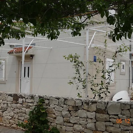 Dijana Appartement *